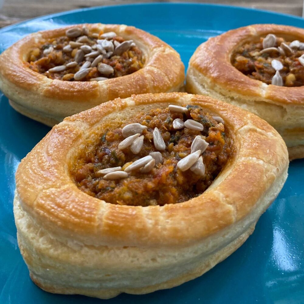 Resultado de la receta Vol Au Vent de Hojaldres de Tomates Secos